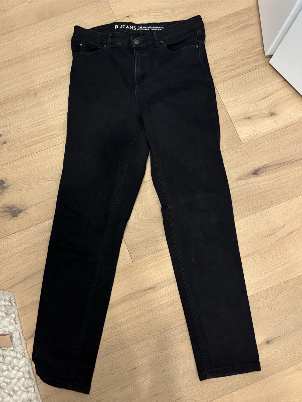 Black Women’s High-Rise Straight Leg Jeans - Reitmans